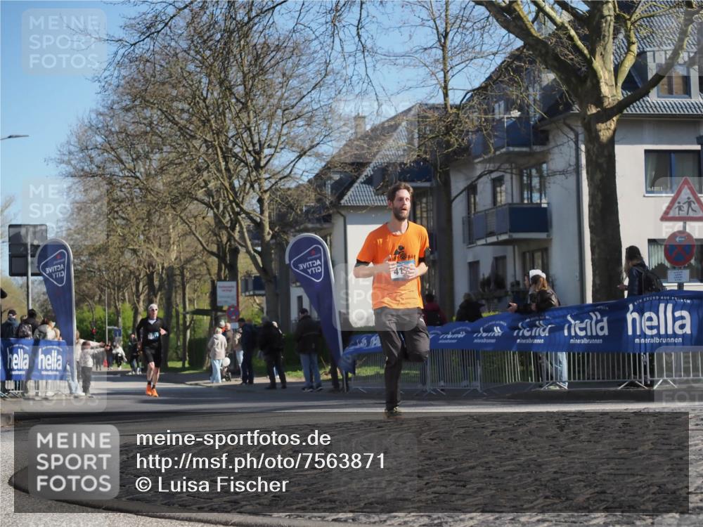 06.04.2025 - 44. Internationalen Wilhelmsburger Insellauf Luisa Fischer http://msf.ph/oto/7563871 06.04.2025 10:34:51 Ziel  meine-sportfotos.de