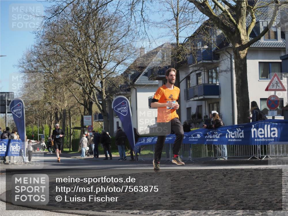 06.04.2025 - 44. Internationalen Wilhelmsburger Insellauf Luisa Fischer http://msf.ph/oto/7563875 06.04.2025 10:34:51 Ziel 111 meine-sportfotos.de