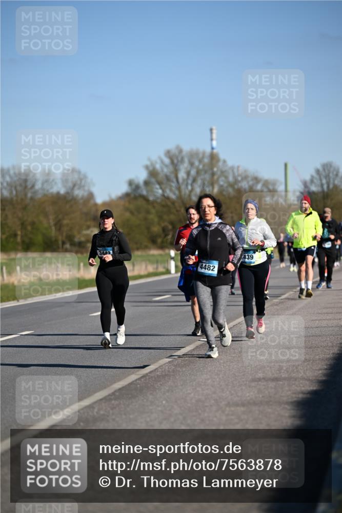 06.04.2025 - 44. Internationalen Wilhelmsburger Insellauf Dr. Thomas Lammeyer http://msf.ph/oto/7563878 06.04.2025 09:38:46 Laufen 3442, 4482, 439 meine-sportfotos.de