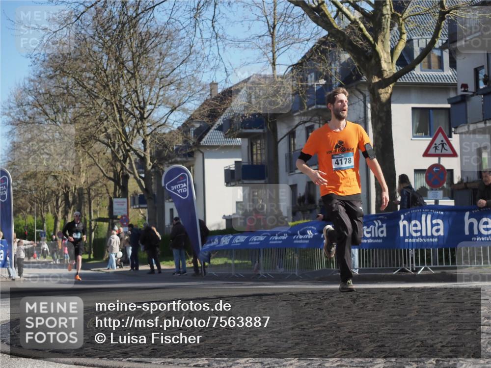 06.04.2025 - 44. Internationalen Wilhelmsburger Insellauf Luisa Fischer http://msf.ph/oto/7563887 06.04.2025 10:34:51 Ziel 4178 meine-sportfotos.de