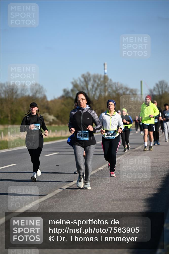 06.04.2025 - 44. Internationalen Wilhelmsburger Insellauf Dr. Thomas Lammeyer http://msf.ph/oto/7563905 06.04.2025 09:38:47 Laufen 42, 4482, 3439 meine-sportfotos.de