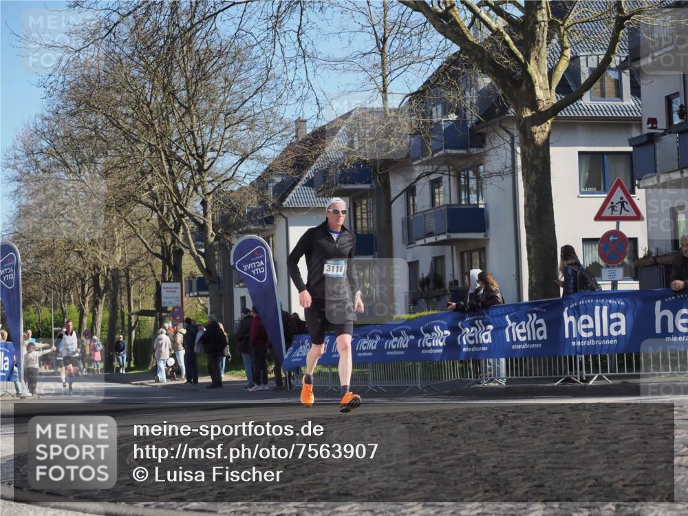 06.04.2025 - 44. Internationalen Wilhelmsburger Insellauf Luisa Fischer http://msf.ph/oto/7563907 06.04.2025 10:34:57 Ziel 13, 3118, 27 meine-sportfotos.de