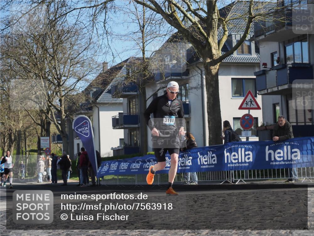 06.04.2025 - 44. Internationalen Wilhelmsburger Insellauf Luisa Fischer http://msf.ph/oto/7563918 06.04.2025 10:34:58 Ziel 3118 meine-sportfotos.de