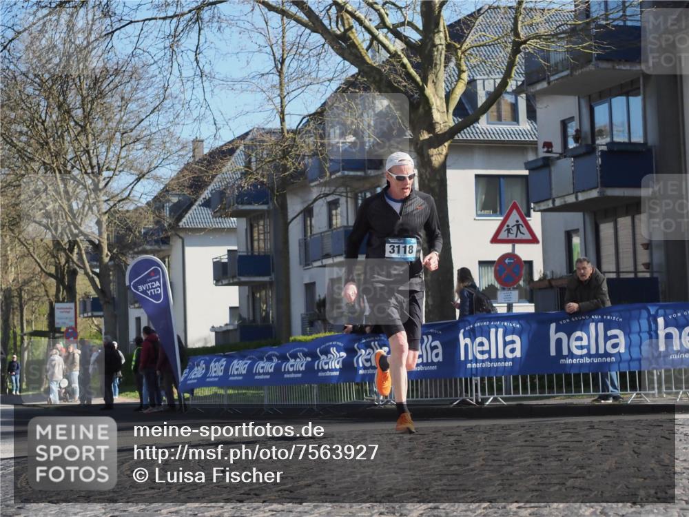 06.04.2025 - 44. Internationalen Wilhelmsburger Insellauf Luisa Fischer http://msf.ph/oto/7563927 06.04.2025 10:34:58 Ziel 3118 meine-sportfotos.de