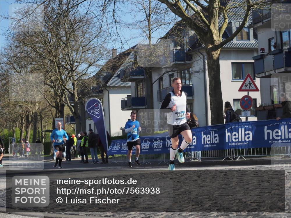 06.04.2025 - 44. Internationalen Wilhelmsburger Insellauf Luisa Fischer http://msf.ph/oto/7563938 06.04.2025 10:35:03 Ziel 3806, 5029, 3463 meine-sportfotos.de