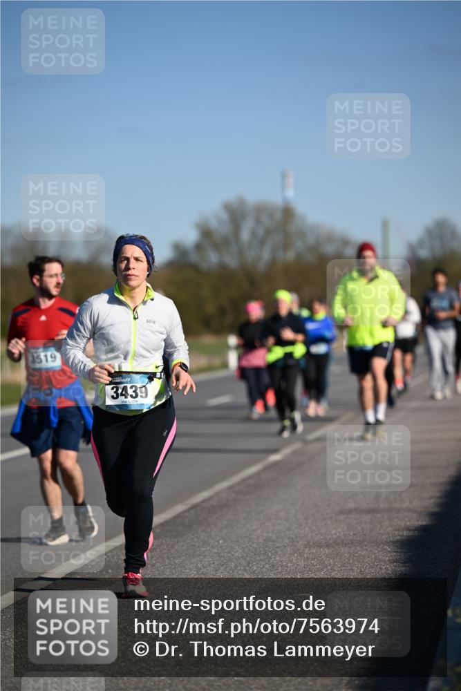 06.04.2025 - 44. Internationalen Wilhelmsburger Insellauf Dr. Thomas Lammeyer http://msf.ph/oto/7563974 06.04.2025 09:38:50 Laufen 3519, 3439 meine-sportfotos.de