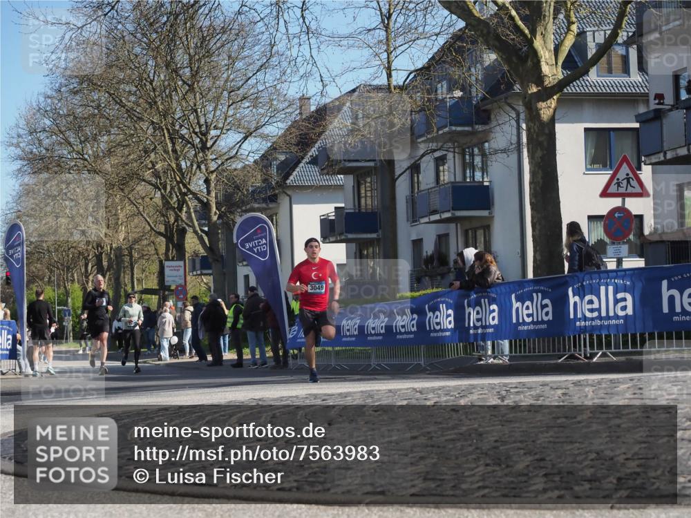 06.04.2025 - 44. Internationalen Wilhelmsburger Insellauf Luisa Fischer http://msf.ph/oto/7563983 06.04.2025 10:35:14 Ziel 3049 meine-sportfotos.de