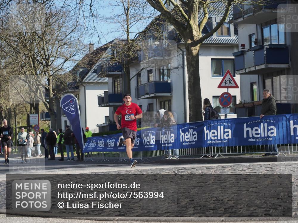 06.04.2025 - 44. Internationalen Wilhelmsburger Insellauf Luisa Fischer http://msf.ph/oto/7563994 06.04.2025 10:35:15 Ziel 4603, 30, 11111 meine-sportfotos.de
