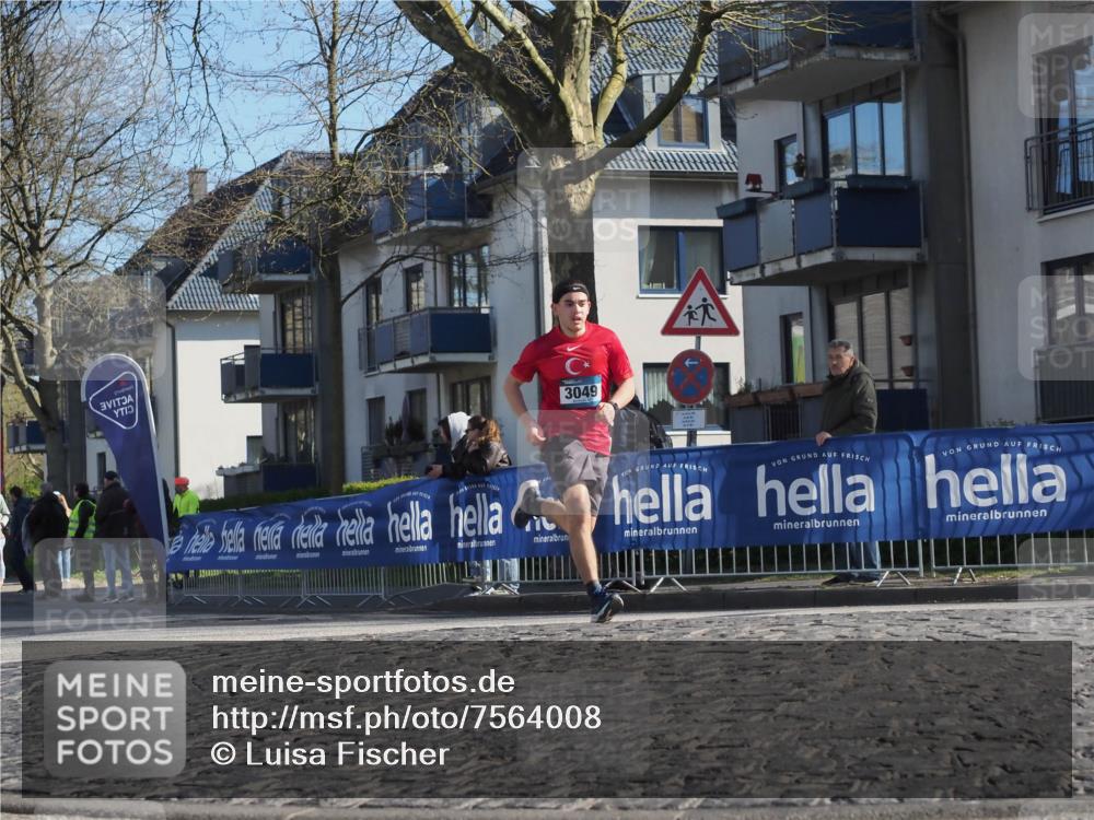 06.04.2025 - 44. Internationalen Wilhelmsburger Insellauf Luisa Fischer http://msf.ph/oto/7564008 06.04.2025 10:35:15 Ziel 3049 meine-sportfotos.de