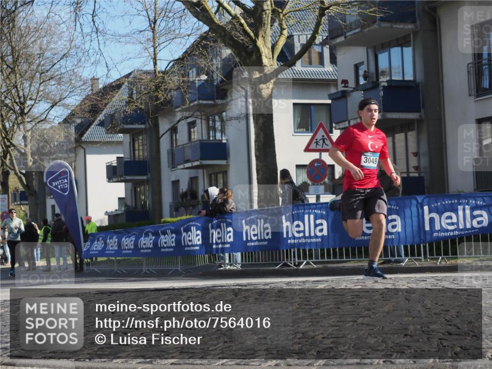 06.04.2025 - 44. Internationalen Wilhelmsburger Insellauf Luisa Fischer http://msf.ph/oto/7564016 06.04.2025 10:35:16 Ziel 3049, 100 meine-sportfotos.de