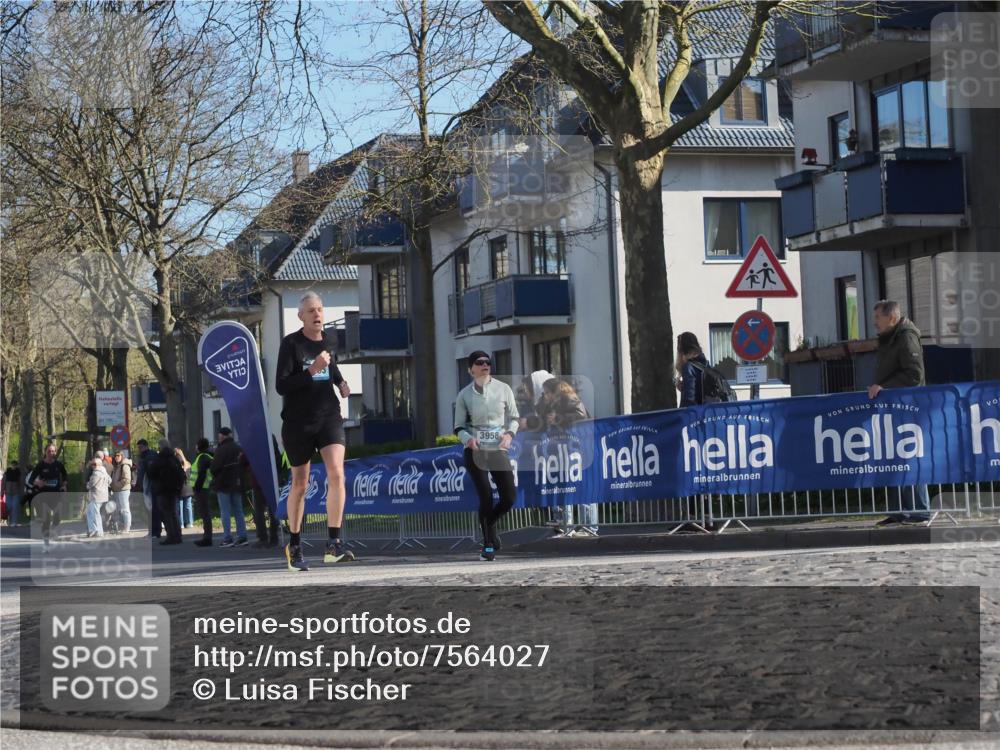 06.04.2025 - 44. Internationalen Wilhelmsburger Insellauf Luisa Fischer http://msf.ph/oto/7564027 06.04.2025 10:35:19 Ziel 3958 meine-sportfotos.de