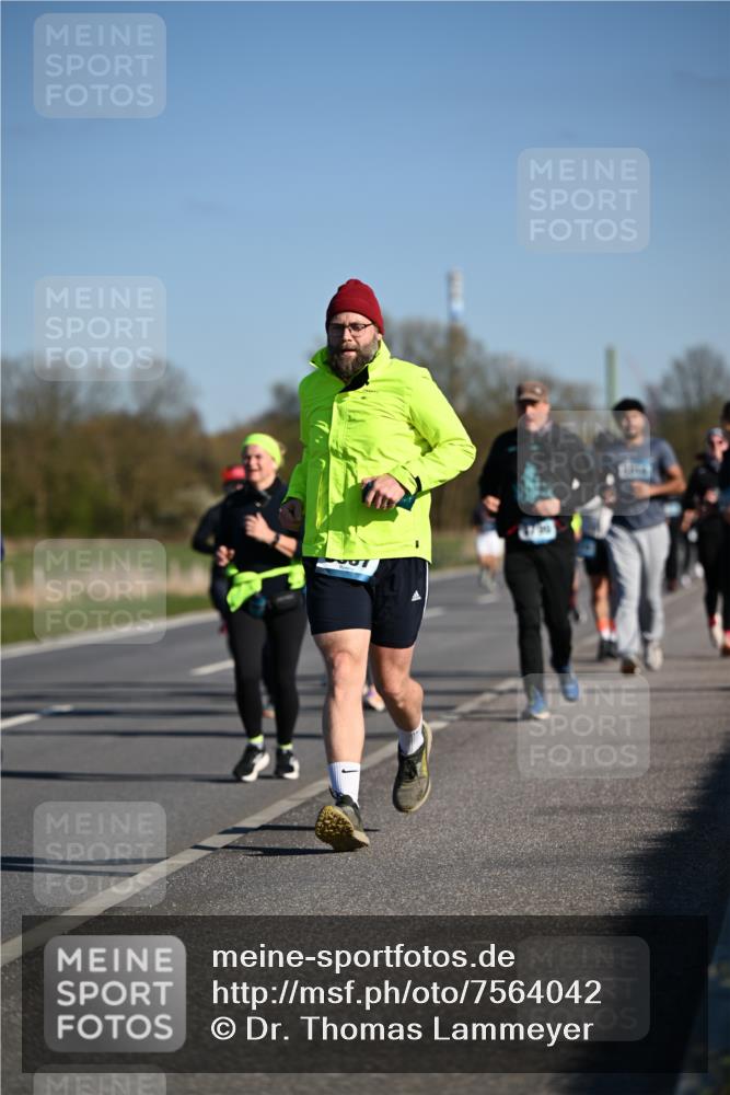 06.04.2025 - 44. Internationalen Wilhelmsburger Insellauf Dr. Thomas Lammeyer http://msf.ph/oto/7564042 06.04.2025 09:38:54 Laufen  meine-sportfotos.de