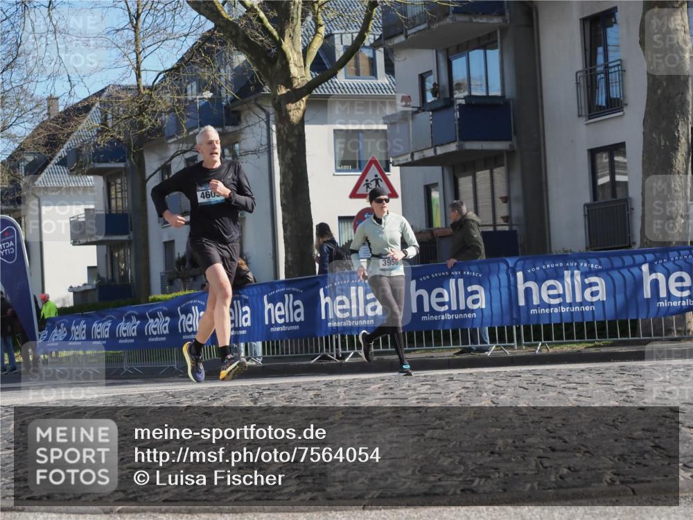 06.04.2025 - 44. Internationalen Wilhelmsburger Insellauf Luisa Fischer http://msf.ph/oto/7564054 06.04.2025 10:35:20 Ziel 460, 3956 meine-sportfotos.de