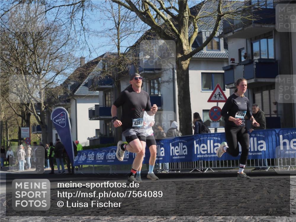 06.04.2025 - 44. Internationalen Wilhelmsburger Insellauf Luisa Fischer http://msf.ph/oto/7564089 06.04.2025 10:35:24 Ziel 4283, 4284 meine-sportfotos.de