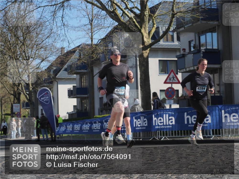 06.04.2025 - 44. Internationalen Wilhelmsburger Insellauf Luisa Fischer http://msf.ph/oto/7564091 06.04.2025 10:35:24 Ziel 4283, 4284 meine-sportfotos.de