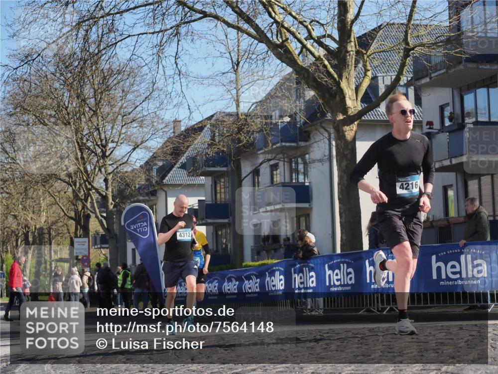 06.04.2025 - 44. Internationalen Wilhelmsburger Insellauf Luisa Fischer http://msf.ph/oto/7564148 06.04.2025 10:35:31 Ziel 4312, 4216 meine-sportfotos.de