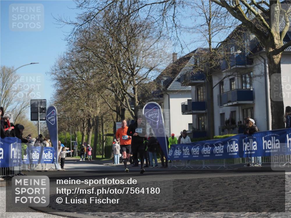 06.04.2025 - 44. Internationalen Wilhelmsburger Insellauf Luisa Fischer http://msf.ph/oto/7564180 06.04.2025 10:35:42 Ziel 3580, 4124 meine-sportfotos.de
