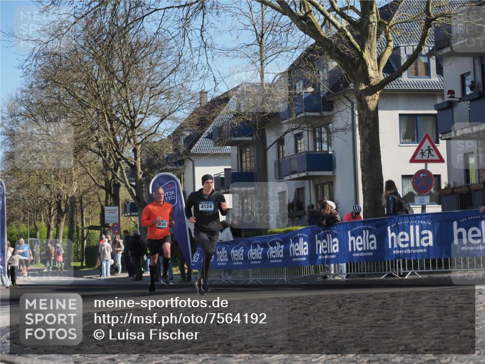 06.04.2025 - 44. Internationalen Wilhelmsburger Insellauf Luisa Fischer http://msf.ph/oto/7564192 06.04.2025 10:35:43 Ziel 3580, 4124 meine-sportfotos.de