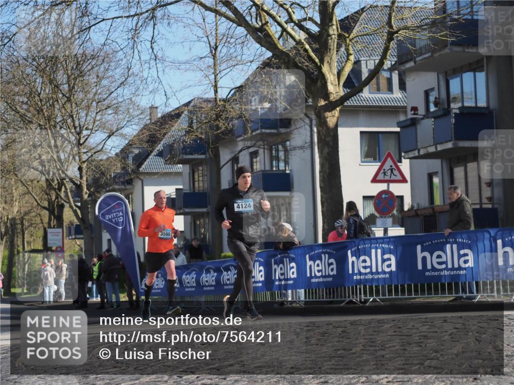 06.04.2025 - 44. Internationalen Wilhelmsburger Insellauf Luisa Fischer http://msf.ph/oto/7564211 06.04.2025 10:35:44 Ziel 3580, 4124 meine-sportfotos.de