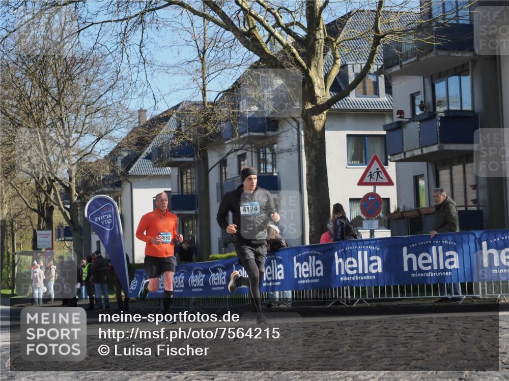 06.04.2025 - 44. Internationalen Wilhelmsburger Insellauf Luisa Fischer http://msf.ph/oto/7564215 06.04.2025 10:35:44 Ziel 3580, 4124 meine-sportfotos.de