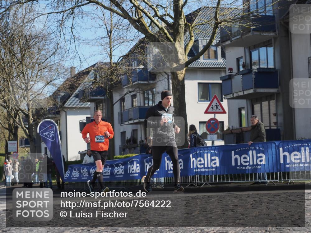 06.04.2025 - 44. Internationalen Wilhelmsburger Insellauf Luisa Fischer http://msf.ph/oto/7564222 06.04.2025 10:35:44 Ziel 3580, 4124 meine-sportfotos.de