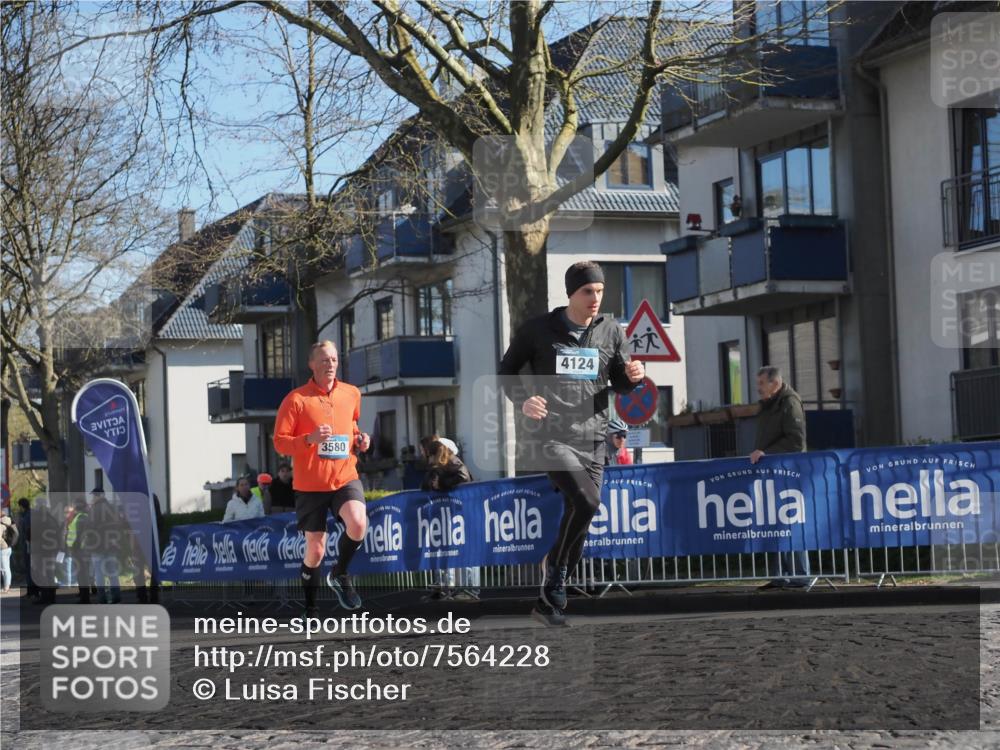 06.04.2025 - 44. Internationalen Wilhelmsburger Insellauf Luisa Fischer http://msf.ph/oto/7564228 06.04.2025 10:35:44 Ziel 3580, 4124 meine-sportfotos.de