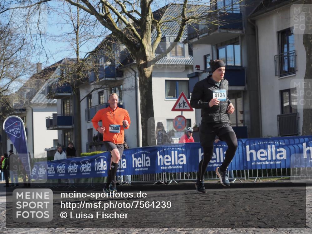 06.04.2025 - 44. Internationalen Wilhelmsburger Insellauf Luisa Fischer http://msf.ph/oto/7564239 06.04.2025 10:35:45 Ziel 3580, 4124, 10 meine-sportfotos.de