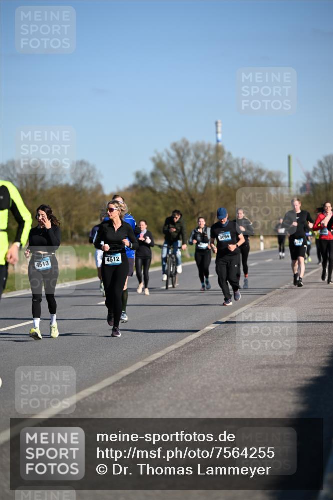 06.04.2025 - 44. Internationalen Wilhelmsburger Insellauf Dr. Thomas Lammeyer http://msf.ph/oto/7564255 06.04.2025 09:39:06 Laufen 4513, 4512, 4094 meine-sportfotos.de