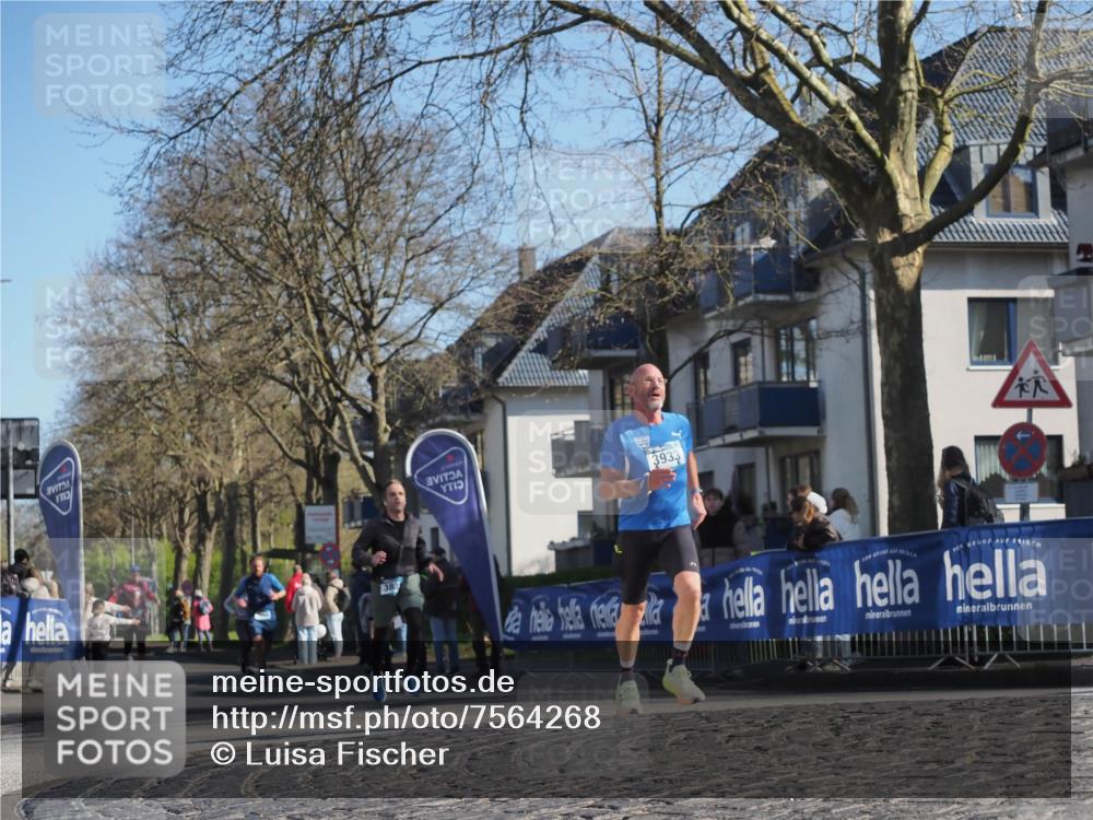 06.04.2025 - 44. Internationalen Wilhelmsburger Insellauf Luisa Fischer http://msf.ph/oto/7564268 06.04.2025 10:35:53 Ziel 13, 383, 3933 meine-sportfotos.de