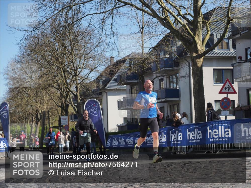 06.04.2025 - 44. Internationalen Wilhelmsburger Insellauf Luisa Fischer http://msf.ph/oto/7564271 06.04.2025 10:35:53 Ziel 13, 3832 meine-sportfotos.de