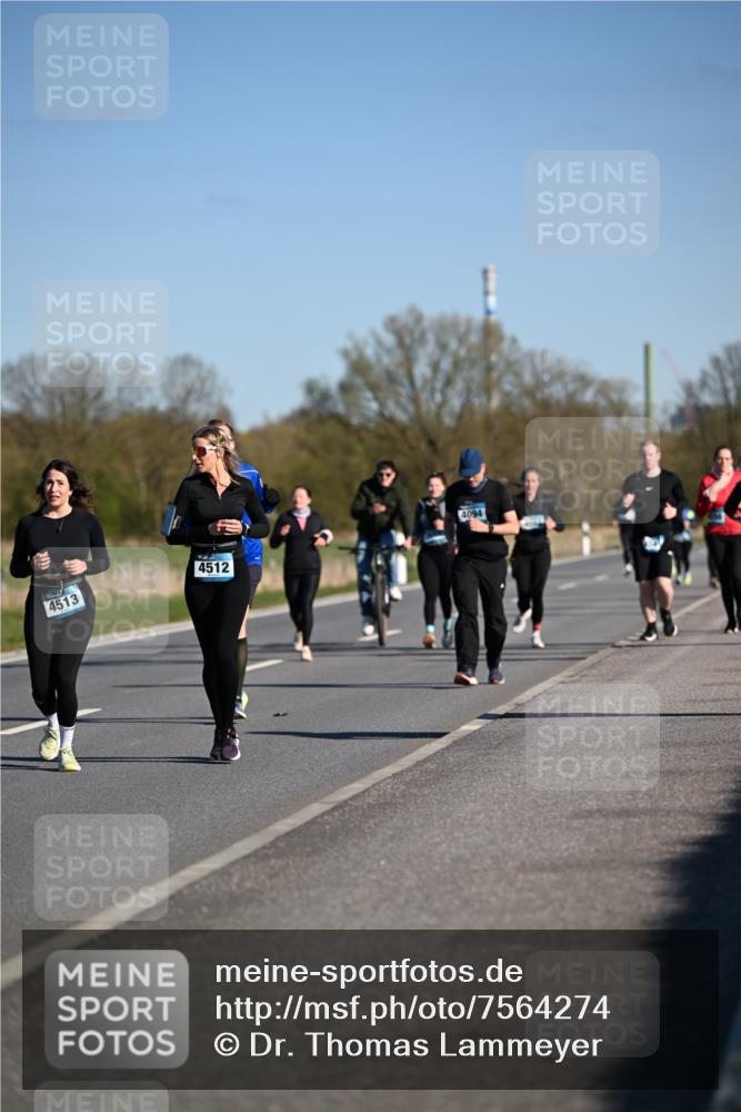 06.04.2025 - 44. Internationalen Wilhelmsburger Insellauf Dr. Thomas Lammeyer http://msf.ph/oto/7564274 06.04.2025 09:39:06 Laufen 4513, 4512, 4094 meine-sportfotos.de