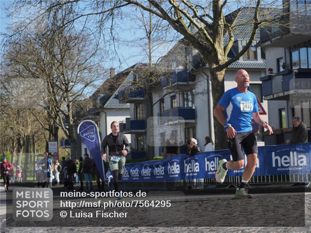 06.04.2025 - 44. Internationalen Wilhelmsburger Insellauf Luisa Fischer http://msf.ph/oto/7564295 06.04.2025 10:35:54 Ziel 3832, 3933 meine-sportfotos.de