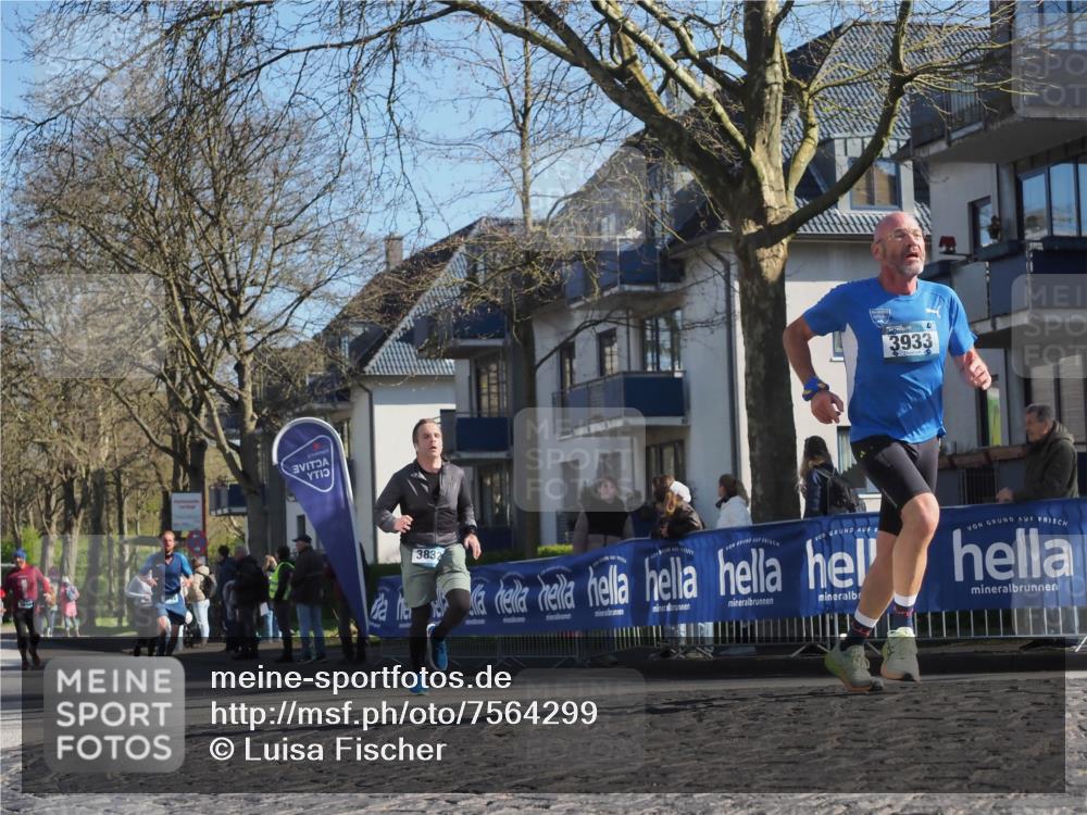 06.04.2025 - 44. Internationalen Wilhelmsburger Insellauf Luisa Fischer http://msf.ph/oto/7564299 06.04.2025 10:35:54 Ziel 3832, 3933 meine-sportfotos.de