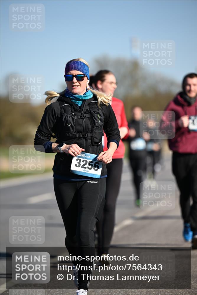 06.04.2025 - 44. Internationalen Wilhelmsburger Insellauf Dr. Thomas Lammeyer http://msf.ph/oto/7564343 06.04.2025 09:39:15 Laufen 3256 meine-sportfotos.de