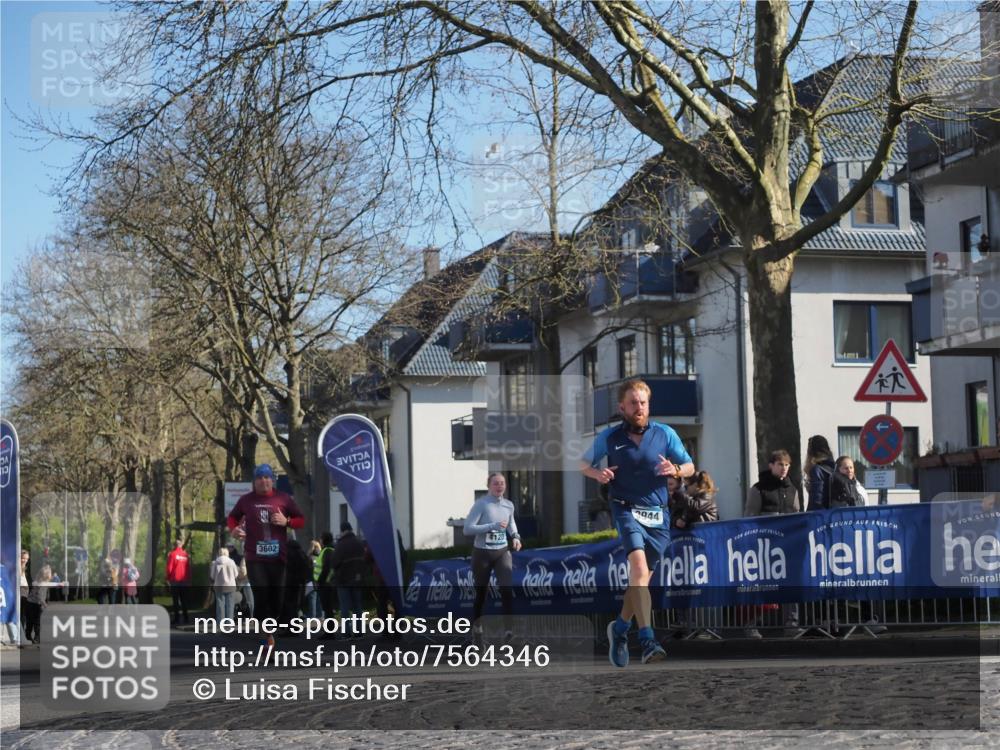 06.04.2025 - 44. Internationalen Wilhelmsburger Insellauf Luisa Fischer http://msf.ph/oto/7564346 06.04.2025 10:35:58 Ziel 3602, 4120, 3944 meine-sportfotos.de