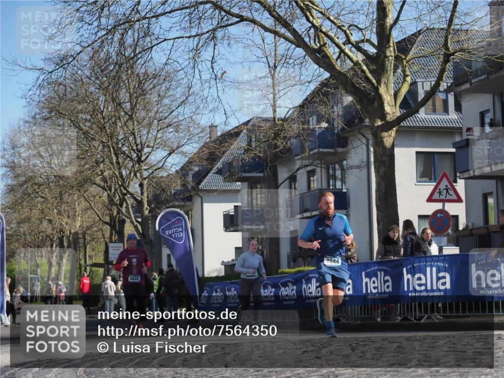 06.04.2025 - 44. Internationalen Wilhelmsburger Insellauf Luisa Fischer http://msf.ph/oto/7564350 06.04.2025 10:35:59 Ziel 3602, 3944 meine-sportfotos.de