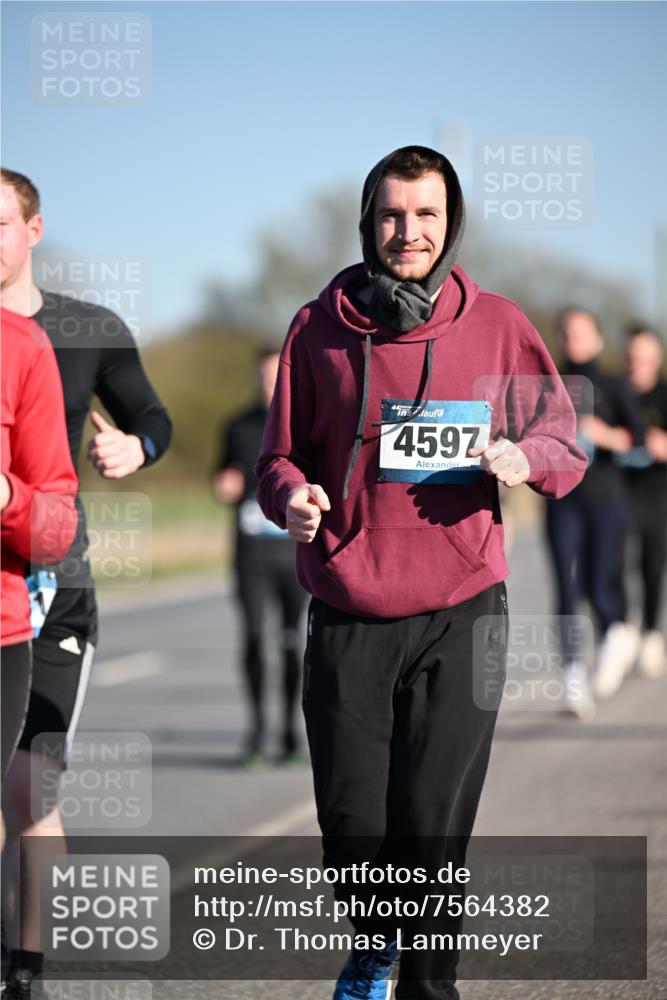 06.04.2025 - 44. Internationalen Wilhelmsburger Insellauf Dr. Thomas Lammeyer http://msf.ph/oto/7564382 06.04.2025 09:39:17 Laufen 4597 meine-sportfotos.de