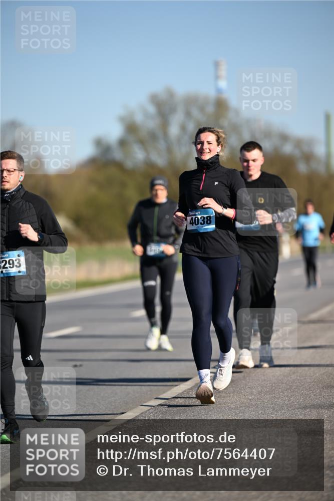 06.04.2025 - 44. Internationalen Wilhelmsburger Insellauf Dr. Thomas Lammeyer http://msf.ph/oto/7564407 06.04.2025 09:39:19 Laufen 293, 4038 meine-sportfotos.de