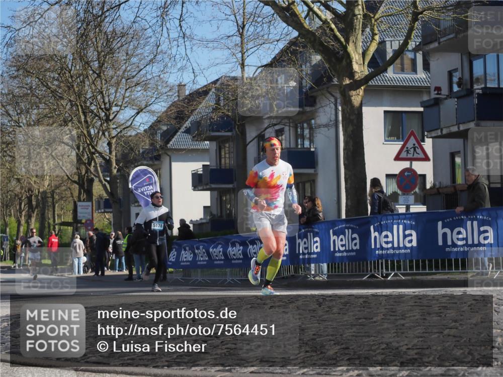 06.04.2025 - 44. Internationalen Wilhelmsburger Insellauf Luisa Fischer http://msf.ph/oto/7564451 06.04.2025 10:36:12 Ziel 5178 meine-sportfotos.de