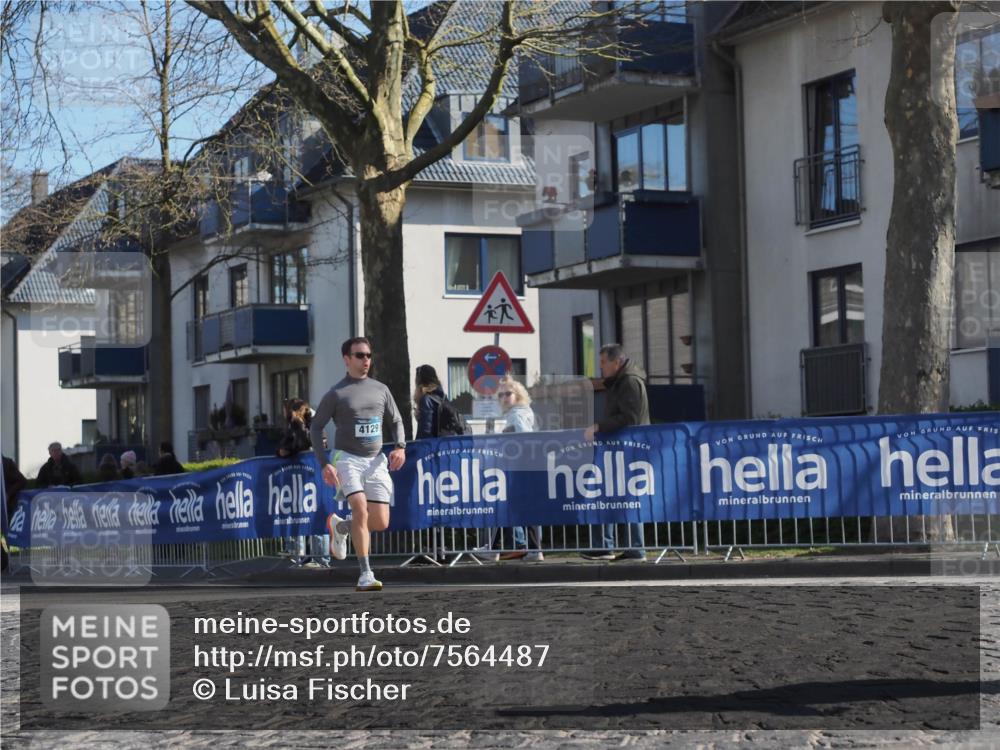 06.04.2025 - 44. Internationalen Wilhelmsburger Insellauf Luisa Fischer http://msf.ph/oto/7564487 06.04.2025 10:36:16 Ziel 4129 meine-sportfotos.de