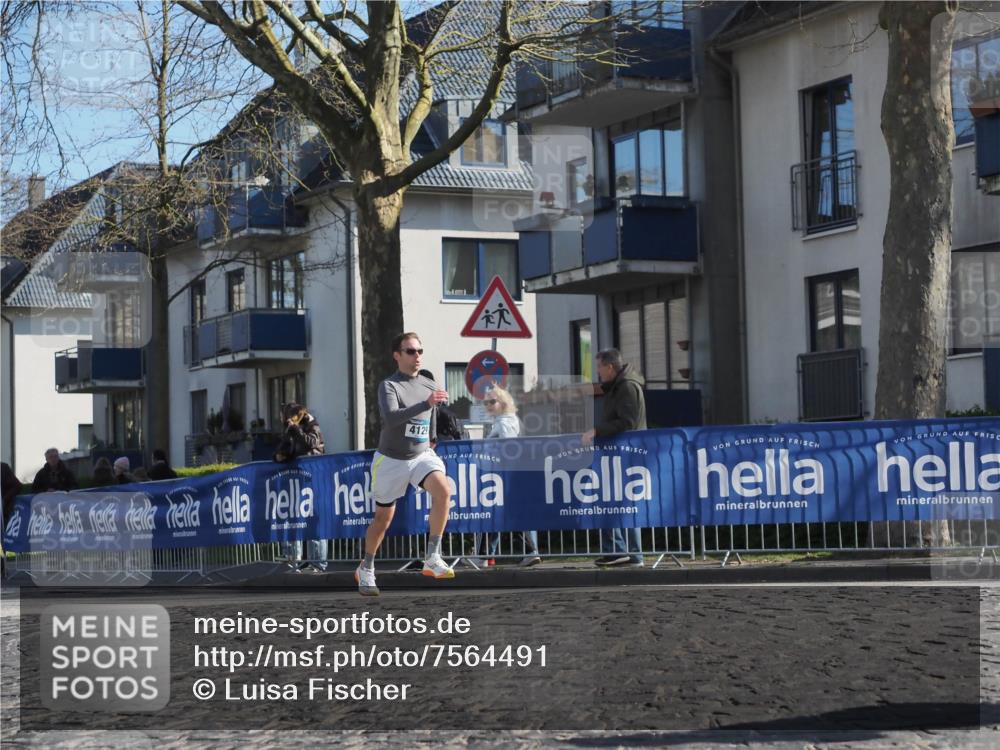 06.04.2025 - 44. Internationalen Wilhelmsburger Insellauf Luisa Fischer http://msf.ph/oto/7564491 06.04.2025 10:36:16 Ziel 4129 meine-sportfotos.de