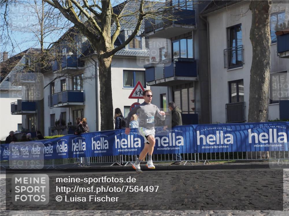 06.04.2025 - 44. Internationalen Wilhelmsburger Insellauf Luisa Fischer http://msf.ph/oto/7564497 06.04.2025 10:36:16 Ziel 4129 meine-sportfotos.de