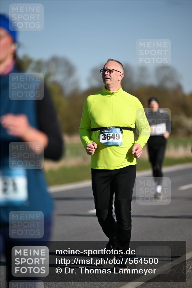 06.04.2025 - 44. Internationalen Wilhelmsburger Insellauf Dr. Thomas Lammeyer http://msf.ph/oto/7564500 06.04.2025 09:39:26 Laufen 3649 meine-sportfotos.de