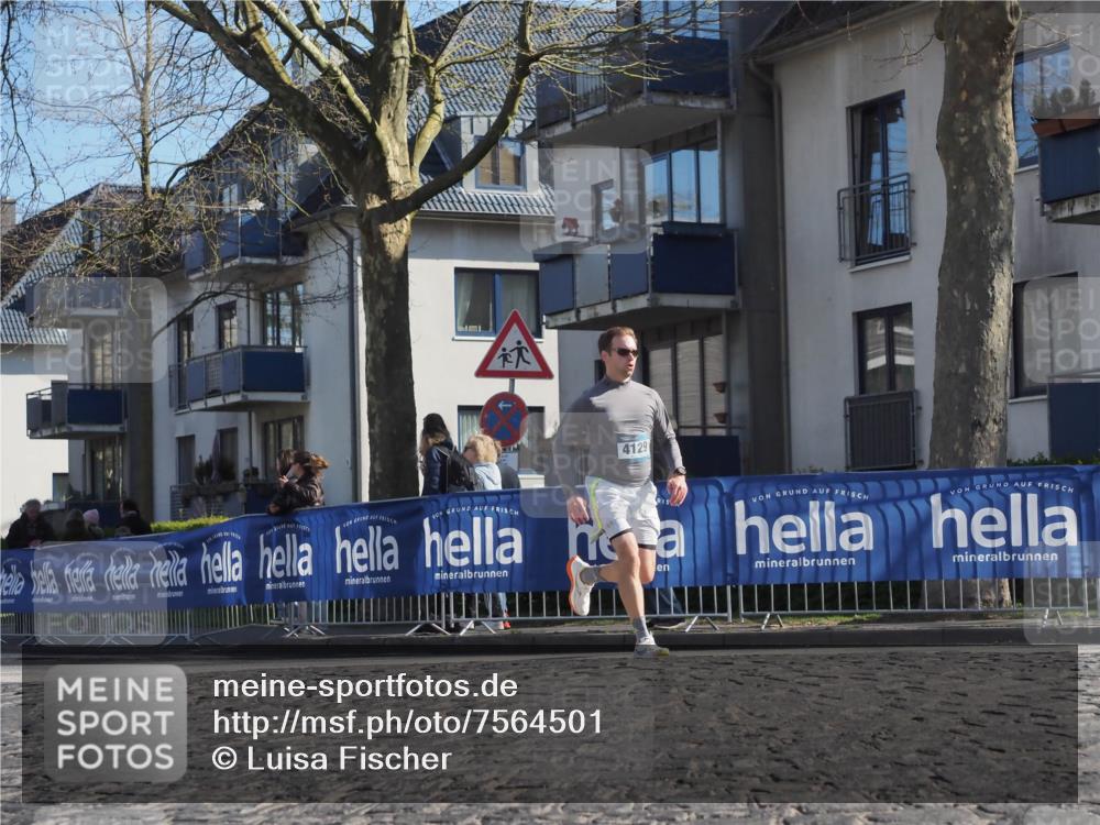 06.04.2025 - 44. Internationalen Wilhelmsburger Insellauf Luisa Fischer http://msf.ph/oto/7564501 06.04.2025 10:36:17 Ziel 4129 meine-sportfotos.de