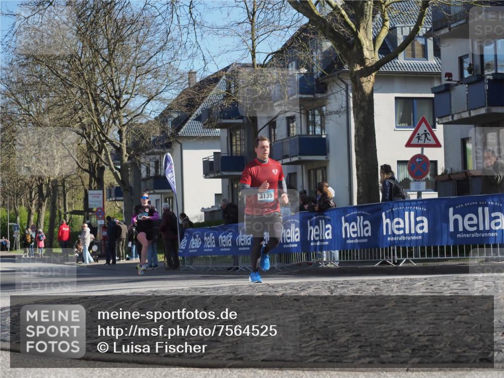06.04.2025 - 44. Internationalen Wilhelmsburger Insellauf Luisa Fischer http://msf.ph/oto/7564525 06.04.2025 10:36:21 Ziel 3139 meine-sportfotos.de