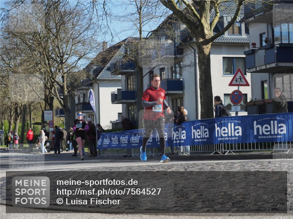 06.04.2025 - 44. Internationalen Wilhelmsburger Insellauf Luisa Fischer http://msf.ph/oto/7564527 06.04.2025 10:36:21 Ziel 3139, 4077 meine-sportfotos.de