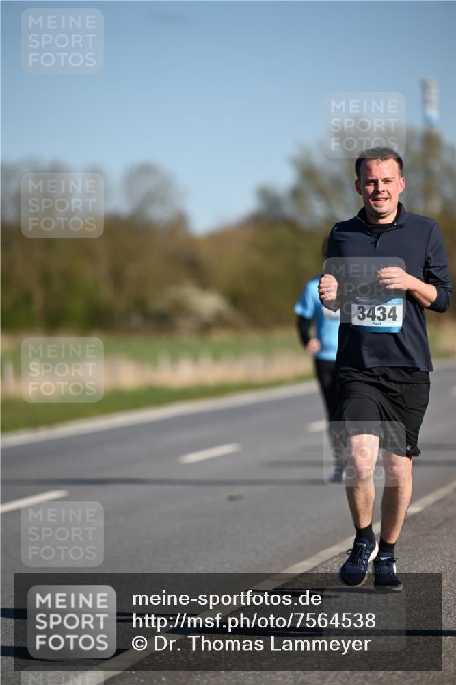 06.04.2025 - 44. Internationalen Wilhelmsburger Insellauf Dr. Thomas Lammeyer http://msf.ph/oto/7564538 06.04.2025 09:39:30 Laufen 3434 meine-sportfotos.de