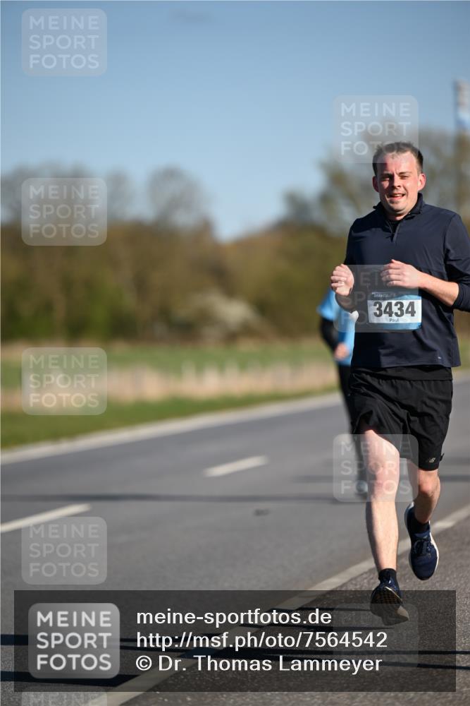 06.04.2025 - 44. Internationalen Wilhelmsburger Insellauf Dr. Thomas Lammeyer http://msf.ph/oto/7564542 06.04.2025 09:39:30 Laufen 3434 meine-sportfotos.de