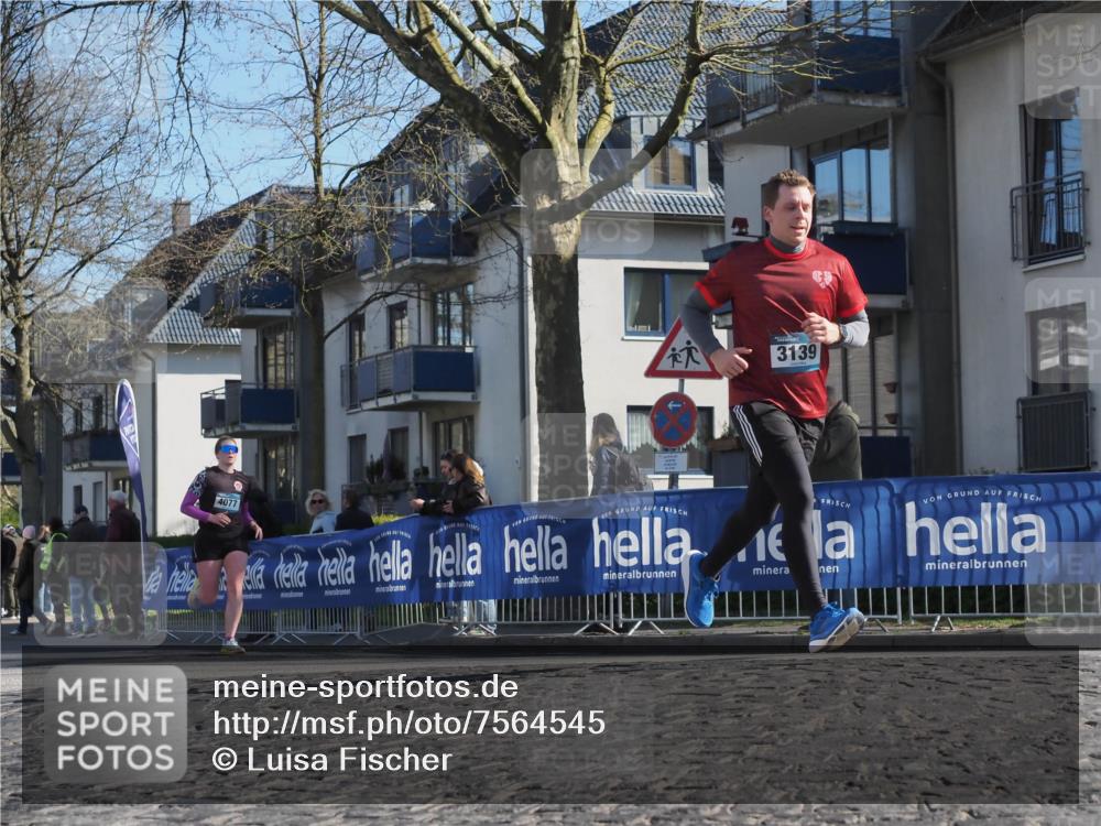 06.04.2025 - 44. Internationalen Wilhelmsburger Insellauf Luisa Fischer http://msf.ph/oto/7564545 06.04.2025 10:36:23 Ziel 4077, 3139, 1 meine-sportfotos.de