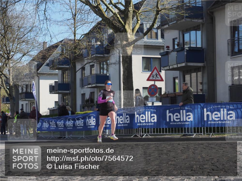 06.04.2025 - 44. Internationalen Wilhelmsburger Insellauf Luisa Fischer http://msf.ph/oto/7564572 06.04.2025 10:36:24 Ziel  meine-sportfotos.de